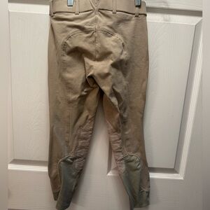 ARIAT Heritage Elite Knee patch breech. Childs 10. Tan. Like new condition.